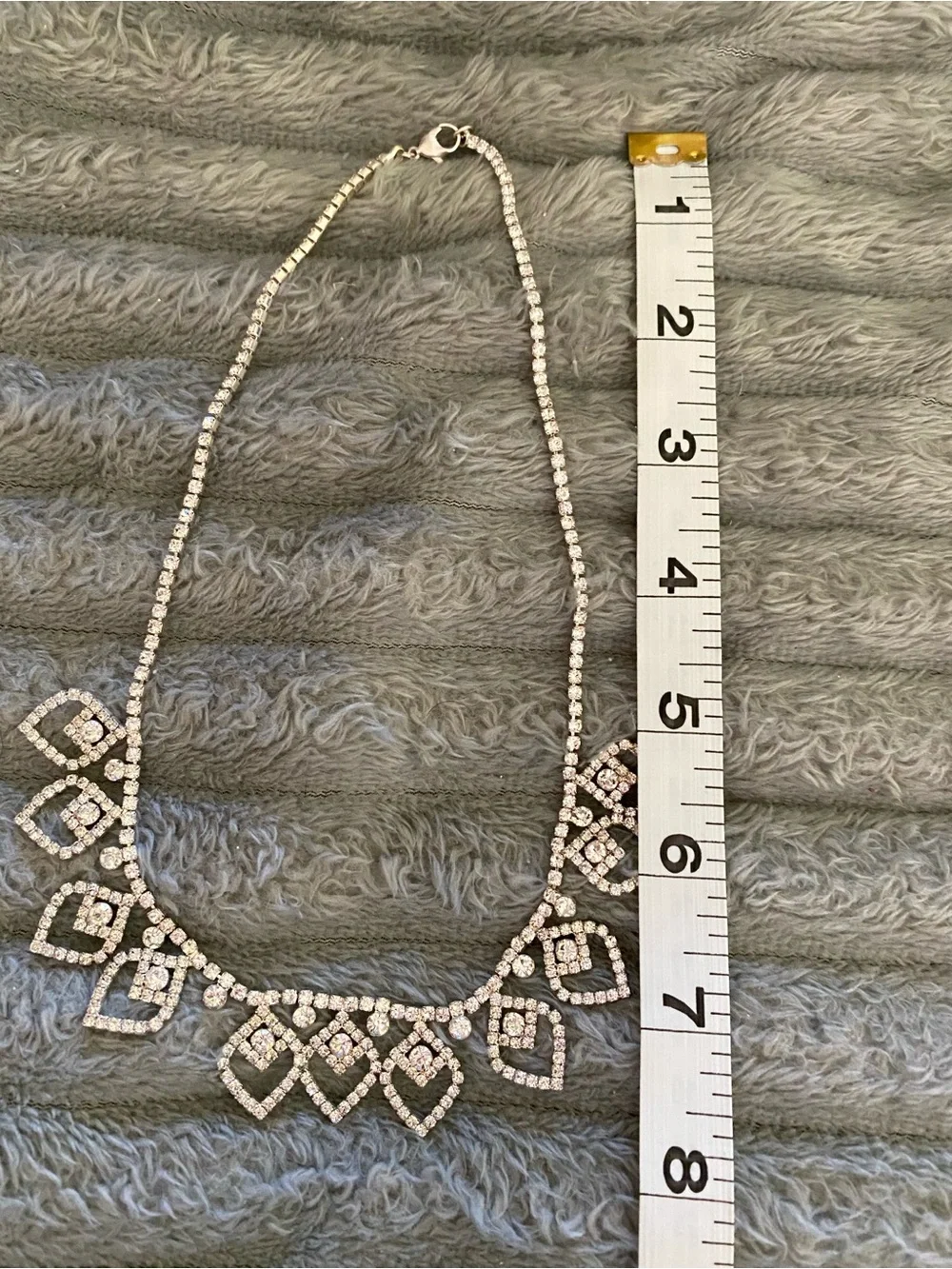 1-Crystal Geometric Statement Necklace